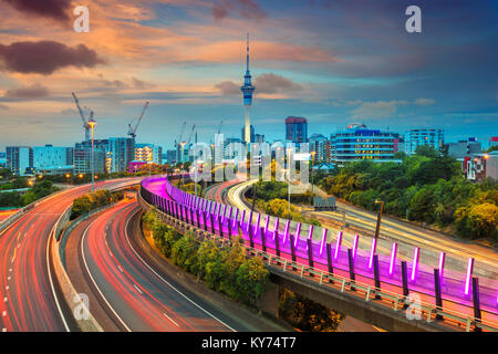 Auckland. Stadtbild bild Skyline von Auckland, Neuseeland bei Sonnenuntergang. Stockfoto