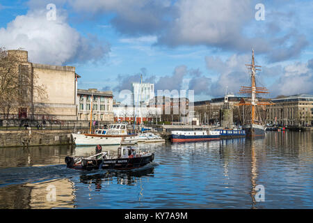 Hafen von Bristol in der Nähe der Innenstadt mit angelegten Boote Stockfoto