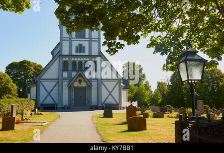 Weiß lackiert achteckige Kirche aus Holz, in den späten 1800er Jahren, Ljustero, Stockholm, Schweden, Skandinavien gebaut. Stockfoto