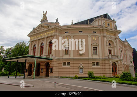 Neo Renaissance Gebäude des Ljubljana National Opera, errichtet von den Architekten Jan Vladimír Hráský und Anton Hruby Stockfoto