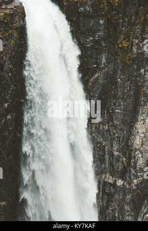 Landschaft Wasserfall ist der höchste Vettisfossen freier Fall in Norwegen Rocky Mountains Reisen ruhigen malerischen Blick wilde Natur Stockfoto