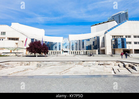 BRATISLAVA, SLOWAKEI - 11. MAI 2017: Neuen Slowakischen Nationaltheater in Bratislava, Slowakei. Slowakischen Nationaltheater ist die älteste Slowakischen profes Stockfoto