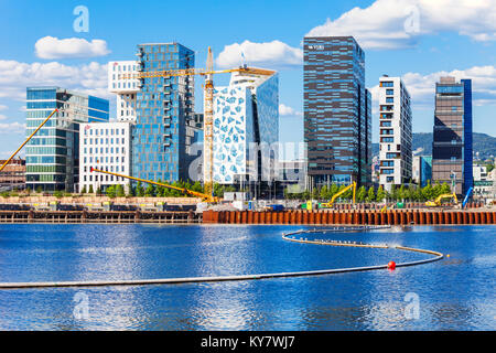 OSLO, Norwegen - 20. JULI 2017: Der Barcode-Projekt ist ein Abschnitt der Bjørvika Quartal der Fjord City im Zentrum von Oslo, Norwegen Stockfoto