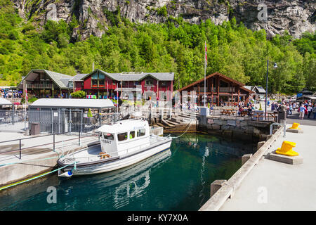 OSLO, Norwegen - 29. JULI 2017: Geiranger ist eine kleine Ortschaft im region Sunnmore in Norwegen. Geiranger liegt auf den Geirangerfjord. Stockfoto