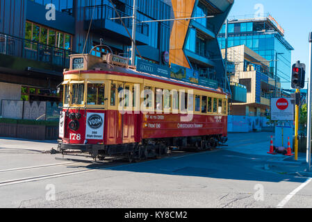 Christchurch, Neuseeland - 31. Oktober 2017: Die vintage Red tram Stadtrundfahrt in Christchurch Downtown ist eine der wichtigsten touristischen Attraktion in Christchurch Stockfoto