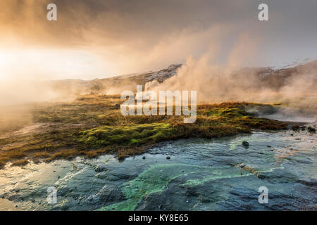 Geothermale Region, die Dampfschlote & Geysire, Island, November, von Dominique Braud/Dembinsky Foto Assoc Stockfoto