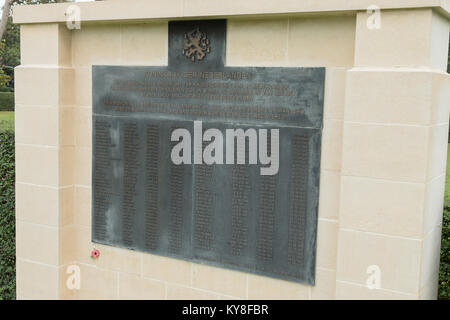 Kanchanaburi War Cemetery, wo tausende von alliierten Kriegsgefangenen, die in der berüchtigten Thailand nach Burma Tod Eisenbahn während des 2. Weltkriegs gestorben begraben sind. Stockfoto