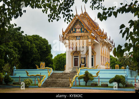 SAMUI, THAILAND - 06.11.2017: Wat Khunaram Tempel in Koh Samui in Thailand. Stockfoto