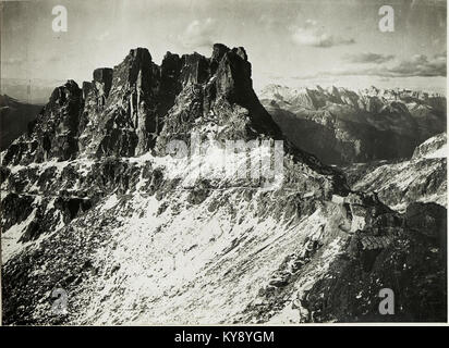 Die Standpunkt Cima di Kuppel, ¤ 2555. Im Hintergrund Latemar und Rosengarten. (BildID) 15428691 Stockfoto