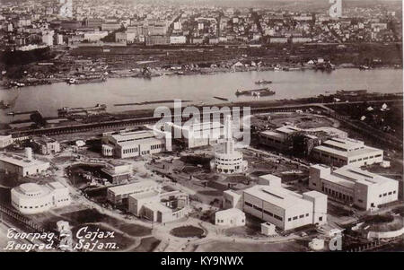 Staro Sajmište, das sich in Belgrad (Serbien) befand, war ein Konzentrationslager der Nazis während des Zweiten Weltkriegs, das 1941 in erster Linie jüdische Frauen und Kinder beherbergte und später auch serbische Zivilisten und Widerstandsmitglieder einschloss. Mehr als 16.000 Menschen wurden auf dem Gelände getötet. In der Nachkriegszeit diente das Gebiet verschiedenen Zwecken, einschließlich eines Festplatzes. Die Bemühungen, das Gedächtnis zu bewahren, werden fortgesetzt, und die Pläne für ein Gedenkzentrum laufen. Stockfoto
