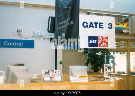 Der Flughafen Umeå in Schweden, ein regionaler Verkehrsknotenpunkt im Komitat Västerbotten, der Terminals, Infrastruktur und seine Rolle im Luftverkehr zeigt. Stockfoto