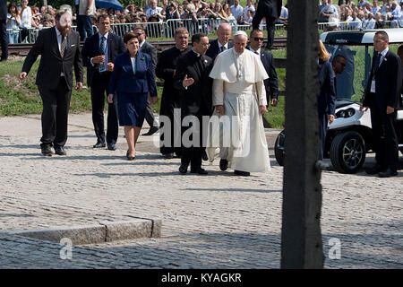 Premier Szydło ich papież Franciszek w Muzeum Auschwitz-Birkenau - 28628211125 Stockfoto