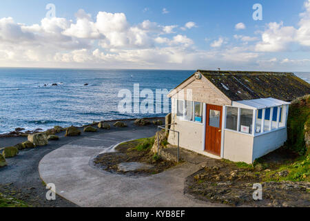 Die neue National Trust Wildlife Watchpoint am Lizard Point, Cornwall, England, Großbritannien Stockfoto