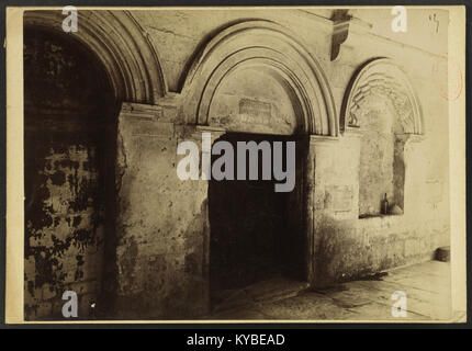 Das Kloster Saint-Paul-de-Mausole in Saint-Rémy-de-Provence, Frankreich, wurde 1903 fotografiert und ist eine historische Stätte, die für seine Architektur und die Verbindung mit Vincent van Gogh bekannt ist. Stockfoto