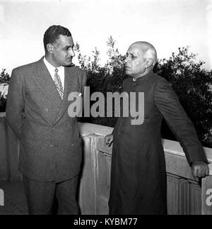 Nasser Teilnahme an einem Abendessen an der indischen Botschaft in Kairo zu Ehren des indischen Ministerpräsidenten Jawaharlal Nehru (03) Stockfoto