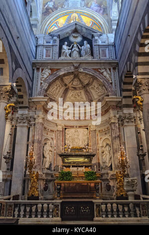 Altar des heiligen Rainerius, dem Schutzpatron der Pisa und der Reisenden, in der Kathedrale von Pisa, Toskana, Italien Stockfoto