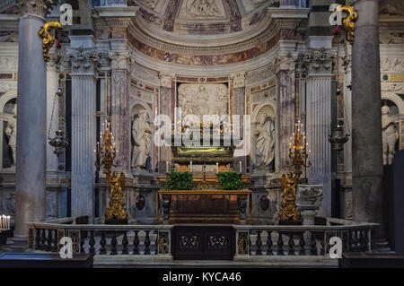 Altar des heiligen Rainerius, dem Schutzpatron der Pisa und der Reisenden, in der Kathedrale von Pisa, Toskana, Italien Stockfoto