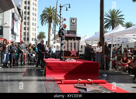 Dwayne Johnson mit Stern auf dem Hollywood Walk of Fame geehrt Mit: Dwayne Johnson Wo: Hollywood, California, United States Wenn: 13 Dez 2017 Credit: FayesVision/WENN.com Stockfoto
