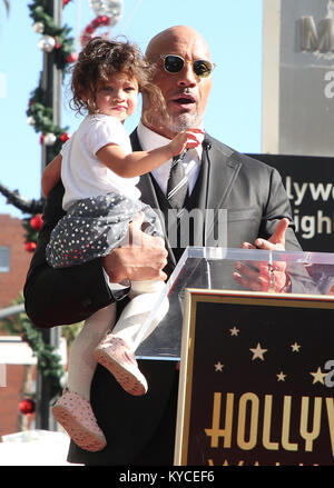 Dwayne Johnson mit Stern auf dem Hollywood Walk of Fame geehrt mit: Jasmin Johnson, Dwayne Johnson Wo: Hollywood, California, United States Wenn: 13 Dez 2017 Credit: FayesVision/WENN.com Stockfoto