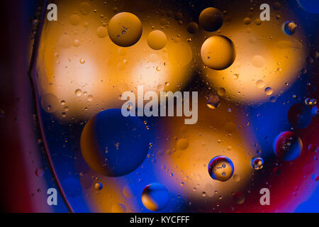 Orange und Blau bokeh abstrakt hintergrund farbe aus Öl und Wasser. Stockfoto