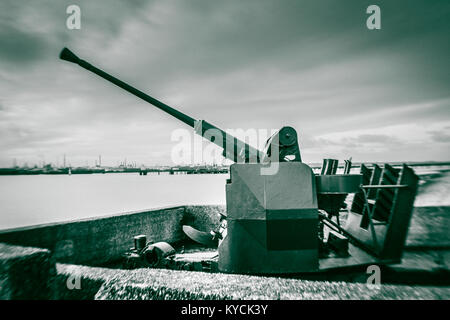 Historische 40 MM Bofors anti-aircraft Gun in der Nähe von Southampton Stockfoto