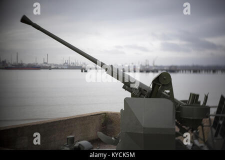 Historische 40 MM Bofors anti-aircraft Gun in der Nähe von Southampton Stockfoto