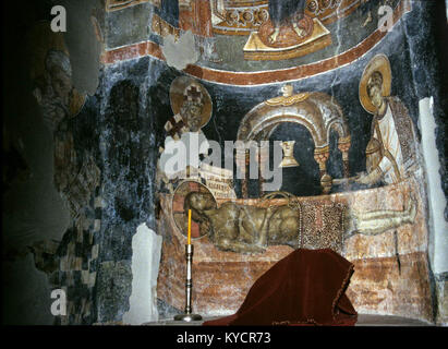 Die Sammlung von Wandgemälden in der Kirche des Heiligen Demetrius in Markova Sušica in Nordmakedonien zeigt mittelalterliche Freskenzyklen mit Heiligen, biblischen Szenen und liturgischen Themen innerhalb eines orthodoxen Klosterkomplexes aus dem 14. Jahrhundert. Stockfoto