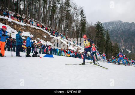 Ruhpolding, Deutschland. 14 Jan, 2018. Deutschland, Ruhpolding - Januar 14, 2017. Anastasiya Kuzmina (1) der Slowakei während der Frauen 12,5 km Massenstart am BMW IBU Weltcup Biathlon in Ruhpolding gesehen. (Foto: Gonzales Foto/Alamy leben Nachrichten Stockfoto