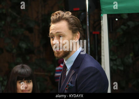 London, Großbritannien. 14. Januar, 2018. Tom Hiddleston, der frühe Mensch - Weltpremiere, BFI IMAX, London, UK, 14. Januar 2018, Foto von Richard Goldschmidt Credit: Rich Gold/Alamy leben Nachrichten Stockfoto