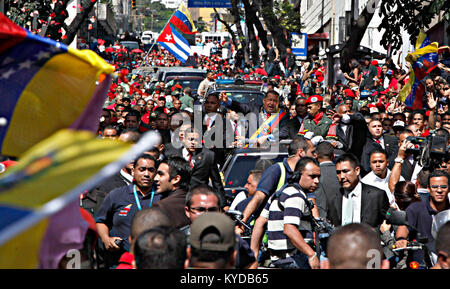 Caracas, Distrito Capital, Venezuela. 13. Jan 2012. Januar 13, 2012. (C) Hugo Chavez, Präsident von Venezuela, Adressen der Nationalen Versammlung" sein Gedächtnis und der Jahresrechnung seiner Regierung zu präsentieren, in Caracas. Venezuela. Foto: Juan Carlos Hernandez Credit: Juan Carlos Hernandez/ZUMA Draht/Alamy leben Nachrichten Stockfoto