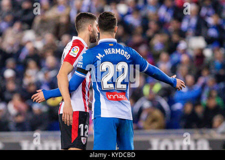 Barcelona, Spanien. 14 Jan, 2018. < 12 < und RCD Espanyol Verteidiger Mario Hermoso (22) Während des Spiels zwischen RCD Espanyol v Athletic Club, für die Runde 19 der Liga Santander, an RCDE Stadium am 14. Januar 2018 in Barcelona, Spanien gespielt. Credit: Gtres Información más Comuniación auf Linie, S.L./Alamy leben Nachrichten Stockfoto