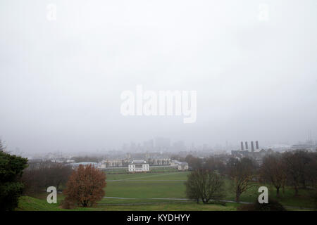 Greenwich Park, London. UK. 15 Jan, 2018. UK Wetter. Nebliger Tag im Greenwich Park. Credit: Sebastian Remme/Alamy leben Nachrichten Stockfoto