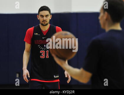 Washington, United States. 09 Jan, 2018. Tomas Satoransky (Washington) wird während der Schulung von Washington Wizards in Washington, USA, am 9. Januar 2018. Quelle: David Svab/CTK Photo/Alamy leben Nachrichten Stockfoto