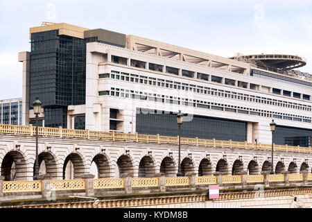 Französische Finanzministerium in Bercy - Paris Stockfoto