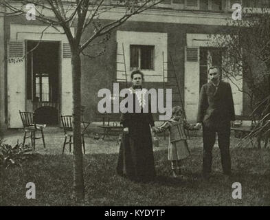 Die curie im Garten ihres Hauses in der Nähe von Paris (1908) (7/8) Stockfoto
