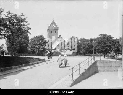 Dieses Bild zeigt die Torshälla-Kirche in Schweden, die in der KMB-Sammlung katalogisiert ist, die für ihre mittelalterliche Struktur und ihre Bedeutung für die schwedische Religionsgeschichte bekannt ist. Stockfoto