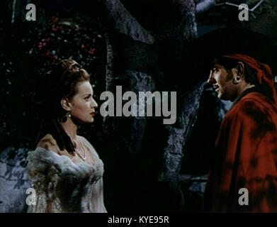 Ein Werbefoto aus dem Film Black Swan (1942) mit den Schauspielern Tyrone Power und Maureen O’Hara in Kostümen, die eine Szene aus dem Drama einfangen Stockfoto