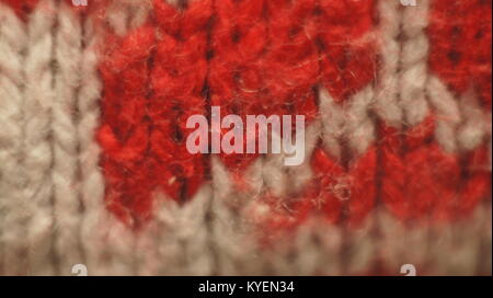 Weiß Rot Farbe Baumwolltuch Textur auf Sonnenlicht, Zusammenfassung Hintergrund und Textur Stockfoto