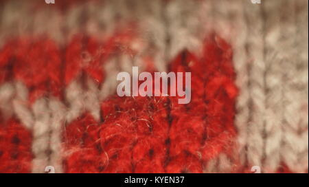 Weiß Rot Farbe Baumwolltuch Textur auf Sonnenlicht, Zusammenfassung Hintergrund und Textur Stockfoto