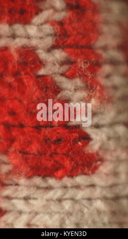 Weiß Rot Farbe Baumwolltuch Textur auf Sonnenlicht, Zusammenfassung Hintergrund und Textur Stockfoto