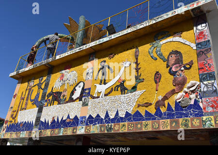 Fusterlandia, ist eine komplexe Kunst nach seinem Schöpfer benannt, die Jaimanitas, ein wirtschaftlich schwachen Gebiet in der Nähe von Havanna Kuba Jose Fuster gegründet wurde Stockfoto