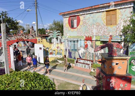 Fusterlandia, ist eine komplexe Kunst nach seinem Schöpfer benannt, die Jaimanitas, ein wirtschaftlich schwachen Gebiet in der Nähe von Havanna Kuba Jose Fuster gegründet wurde Stockfoto