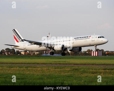 F-gtaj Air France Airbus A 321-212 Landung am Flughafen Schiphol (EHAM-AMS) Start- und Landebahn 18R Stockfoto