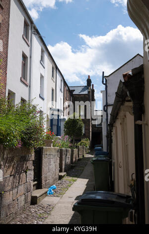 Zurück Straße, die zu dem Land in Robin Hood's Bay, North Yorkshire Stockfoto