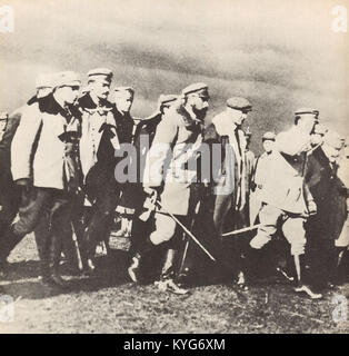 1915 wurde die 1. Brigade der Polnischen Legionen in Kęty, Polen, von Józef Piłsudski inspiziert und zeigt militärische Formationen, Uniformen und zeremonielle Parade. Stockfoto