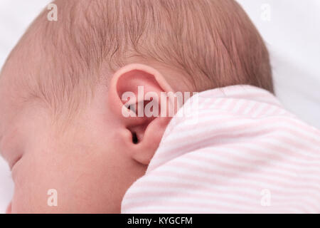 Nahaufnahme eines New Born Baby Mädchen schlafend Stockfoto