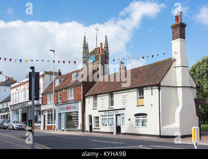 High Street, St. Mary's Church Tower, Hailsham, East Sussex, England, Vereinigtes Königreich Stockfoto