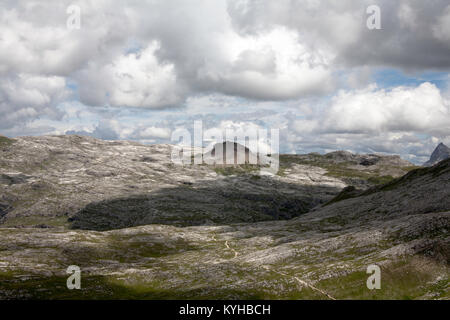 Blick über Parco Naturale Puez Geisler zum Col dala Sone aus der Nähe von Forc de Ciampei die Dolomiten in der Nähe von Selva Italien Stockfoto