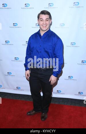 Suzanne DeLaurentiis Weihnachtsfeier - Anreise mit: Josh Hoefling Wo: Sherman Oaks, Kalifornien, USA Wann: 14 Dec 2017 Credit: WENN.com Stockfoto