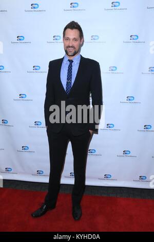 Suzanne DeLaurentiis Weihnachtsfeier - Anreise mit: Mike Duff Wo: Sherman Oaks, Kalifornien, USA Wann: 14 Dec 2017 Credit: WENN.com Stockfoto